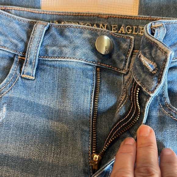 American Eagle Outfitters Woman’s Hi Rise Jegging Distressed Size 2 Regular - Picture 9 of 15